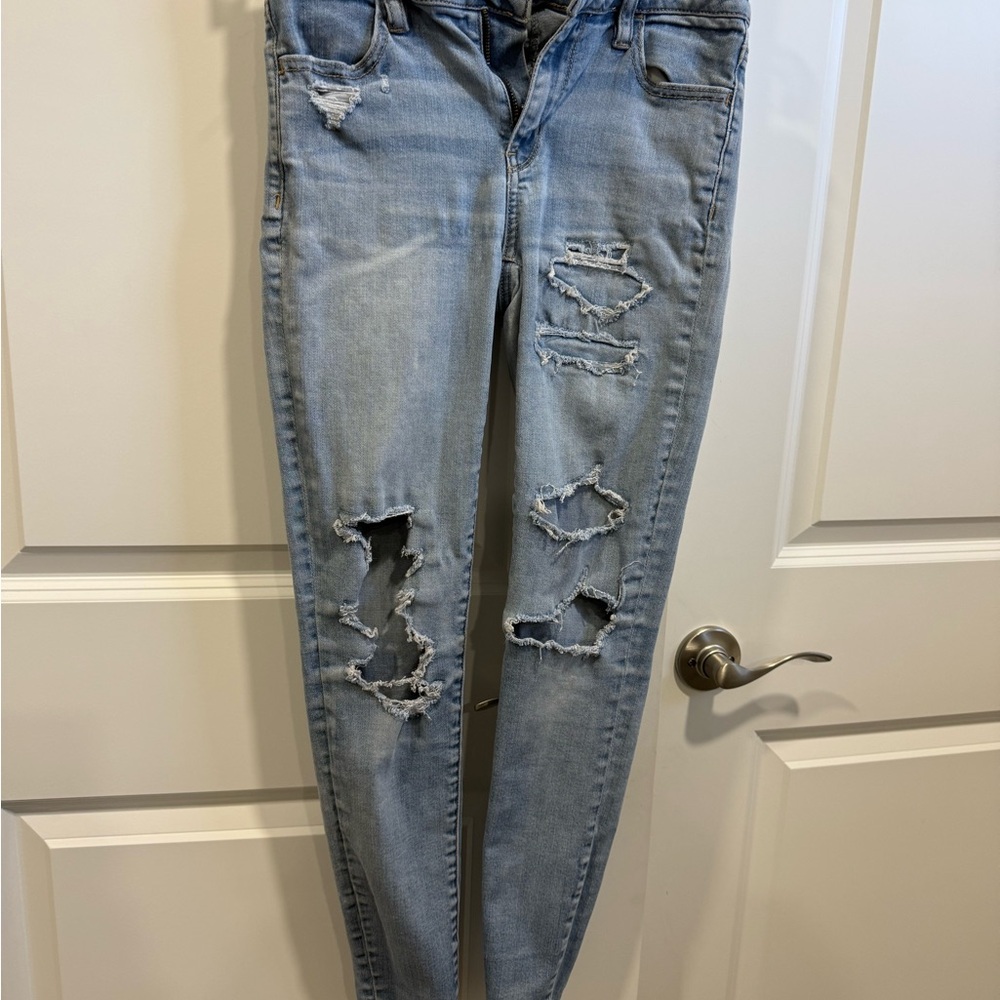 American Eagle Outfitters Light Blue Distressed Skinny Jeans
